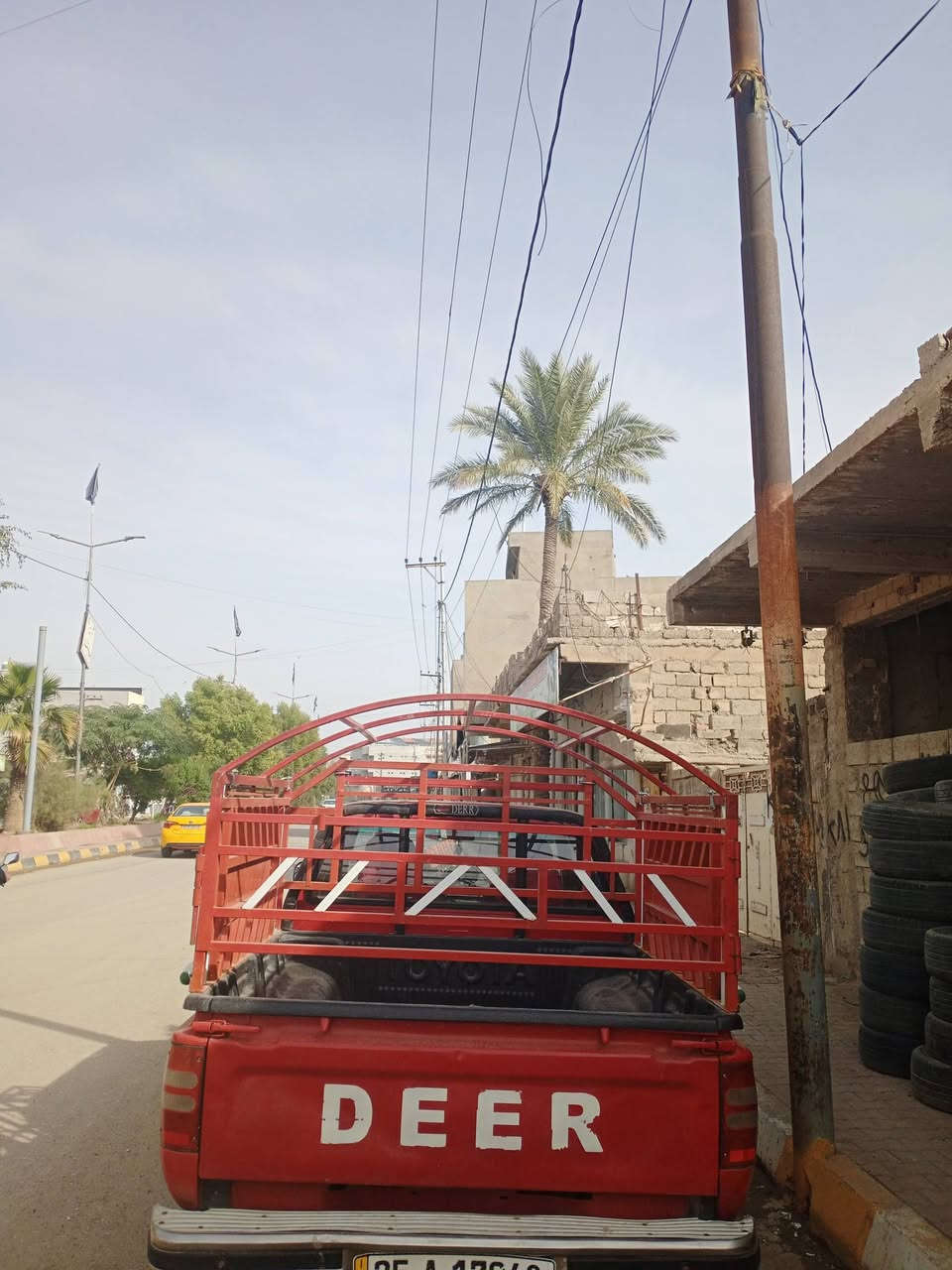 سيارة ذير للبيع الي يريد يخابر على هذا رقم مكان طوزخورماتو ***********
