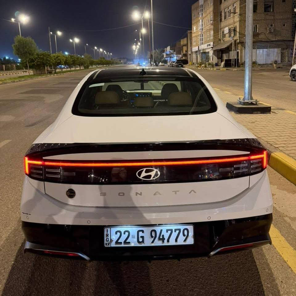 للبيع هيونداي سوناتا   2024 (خليجي)
فول مواصفات (1/1)  
المحرك: 2500
الممشى: 40,000 كيلو
رقم شمالي : اربيل ( مداور او وكالة ) 

سيارة نظيفة وجاهزة
المواصفات:

بصمة أبواب + تشغيل عن بعد
سقف بانوراما
كشنات كهرباء
لايتات زينون (عدستين عالي وناصي)
حساسات أمامي وخلفي
إنارة داخلية متعددة الألوان
هاندبريك بصمة + أوتو هولد
شحن وايرلس
منافذ تايب سي أمامي وخلفي
شاشة متصلة كبيرة
صندوق كهرباء يفتح عند الاقتراب
شفتات على الستيرن
نظام ترحيب
وضعيات قيادة (Normal / Sport / Sport+ / Custom)

للتواصل واتساب فقط  ***********

