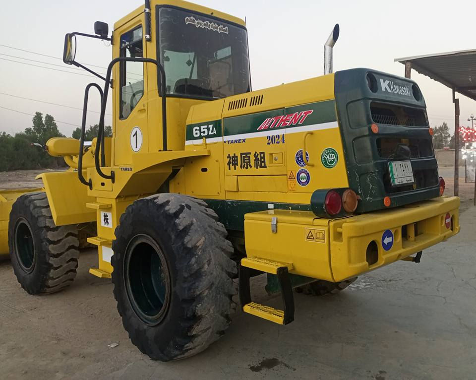 للبيع شفل حجم ٦٥  موديل 2003 رقم قادسيه   مكينه حلوه وجاهزه للعمل مصبوغه عام  المكان بابل طريق السريع السعر وتفاصيل اتصل 
***********
***********
