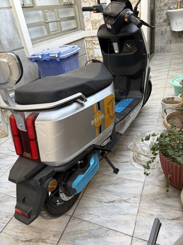 للبيع وحش الكون ب٩٠٠ الف مستعجل علبيع نضيفه كلش بدون نقص صارله بل٦ اشهر عندي شراي يتصل ***********
