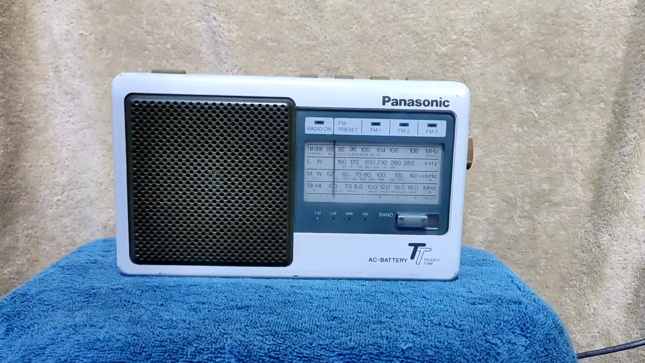 نقص يده
باناسونيك تايوان 
حافظ لل ف م 
شرط الشغل باتري كهرباء
اربع موجات am fm sw lw
٥٠ الف مع التوصيل


**إذا كنت صاحب هذا الإعلان وتريد حذفه لأي سبب، رجاءا أرسل رسالة إلى الدعم الفني**