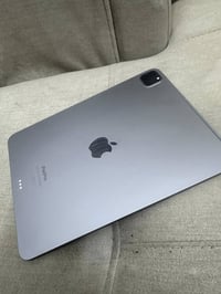 ايباد 11 برو M2 • ٢٥٦ • حساب ببجي فل