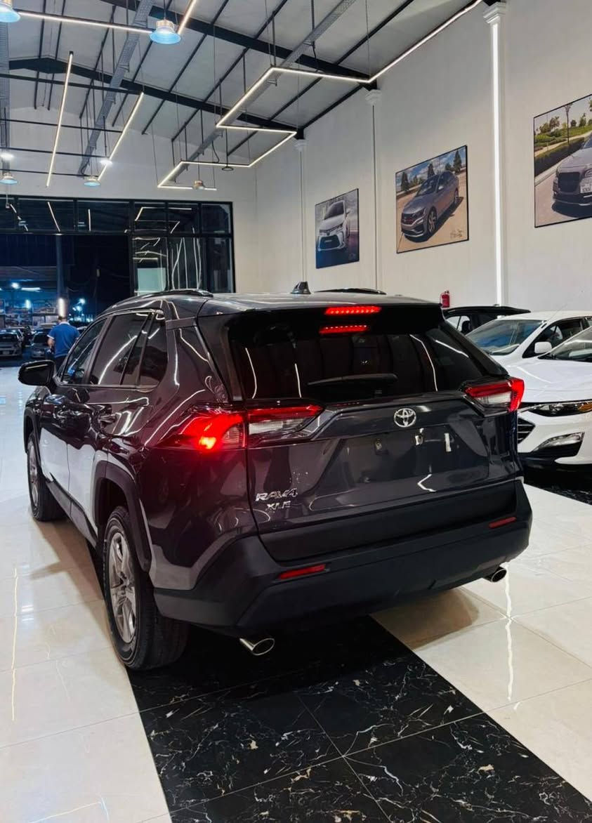 تۆیۆتا ڕافور نه فطي بي سبوغ بي ناوگرتن بي ارباگ 2024 مواصفات XLE  سلايد به سمه سندوق شفت شاشە گەورە گێچ ئەلیکترۆنی بەسمە کوشین کارەبا خەتی جادە برێک بسمە ڕادار پێش ڕادار ئاوێنە ویل کەپ  تەبرید مرکەزی لایت لیدو زینۆ 1هەزار رۆیشتیەسفره له زگه ي pbf بيلادي هیچ ارباگی نەتەقیە سعری245 کمیک مجالی تێدایە رسمه كاني امريكا بس ئه شياي ليكرايتوه هه موي له ناو سياره دانرايته وه رقم كاتي نشكايه دومانگي لگه له                                                            رقم شانصي 2T3W1RFV1RW343505
رقم تلفون ***********
*********** أربيل, العراق
