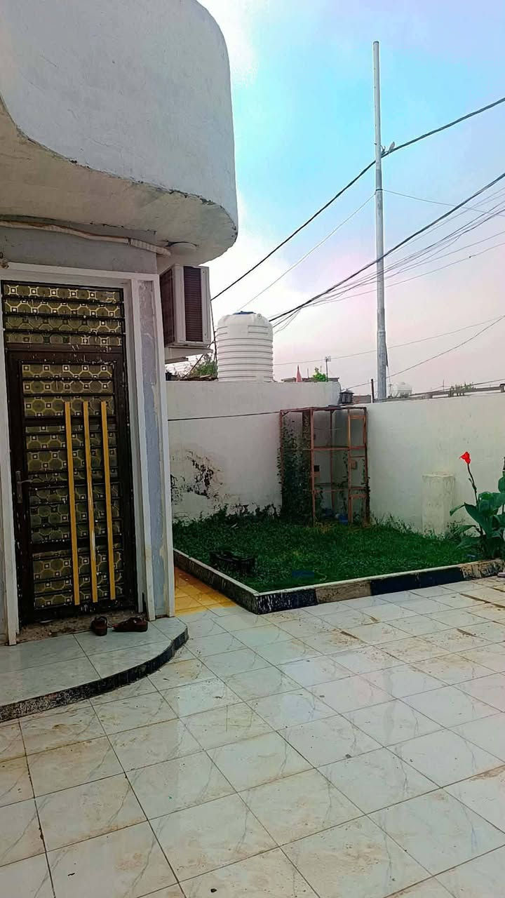السلام عليكم للبيع بيت حي خضير طابو  زراعي مساحه ٢٥٠ متر رابع شارع بناء حديث السعر مناسب ٥٠ بي مجالي الشراي يتصل اللاستفسار اتصال *********** مراجعه مكتب النوارس ***********
