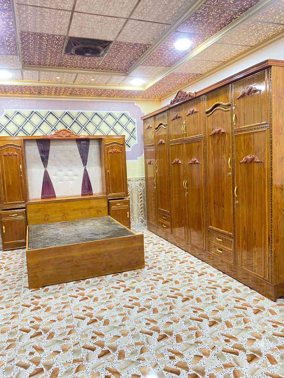 غرفه نوم خشب عراقي صاج داخل خارج بشرط النضافه ٩٠% مستعمل شي قليل
سعر  مليون و٢٥٠ الف وبي مجال قليل 
الرمانه ***********
