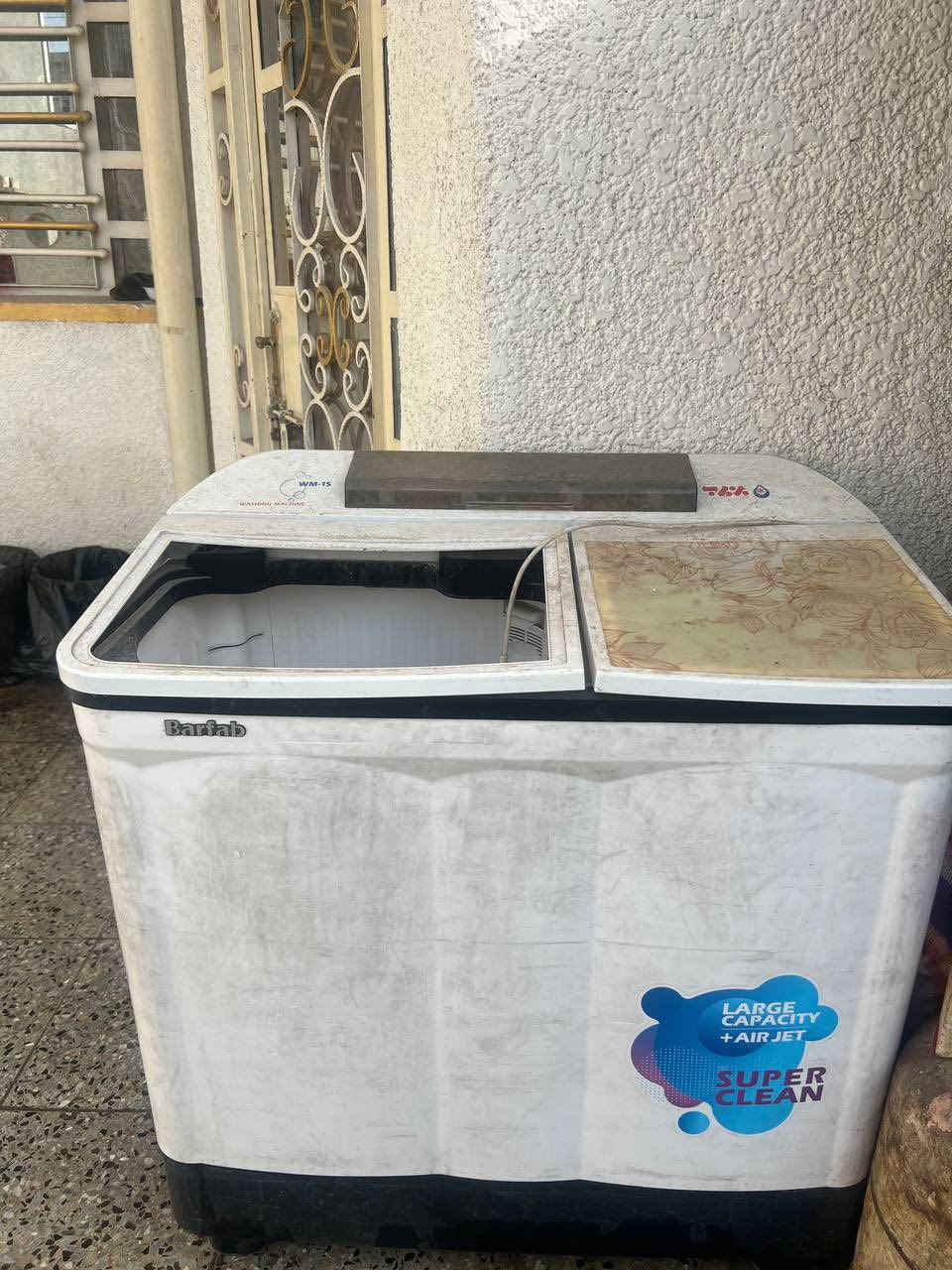 ثلاجة شغالة تبريد وتجميد غراضها موجودة كاملة ١٥٠

ميز مكتبي ب٣٥ 

غسالات وحدة بس غسل ٤٥ ووحدة هيكل فقط 
مكاني قرب تقاطع درويش


**إذا كنت صاحب هذا الإعلان وتريد حذفه لأي سبب، رجاءا أرسل رسالة إلى الدعم الفني**