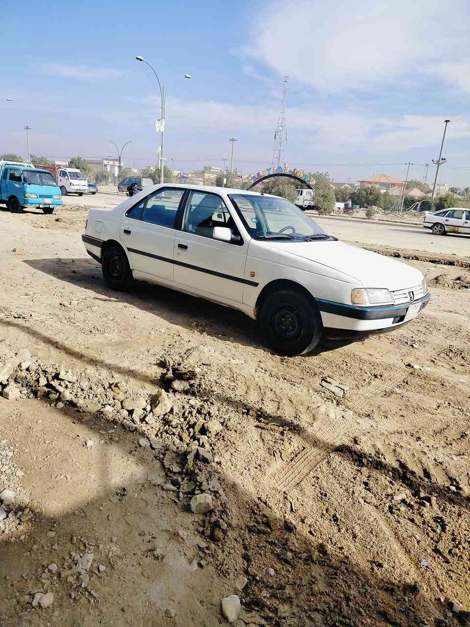 بيجو 405 موديل12باسمي سنويه 28 محرك مكفول حداديه كله كفاله تخم تاير السعر 55 وبيه مجال  اتصل وتدلل ***********
