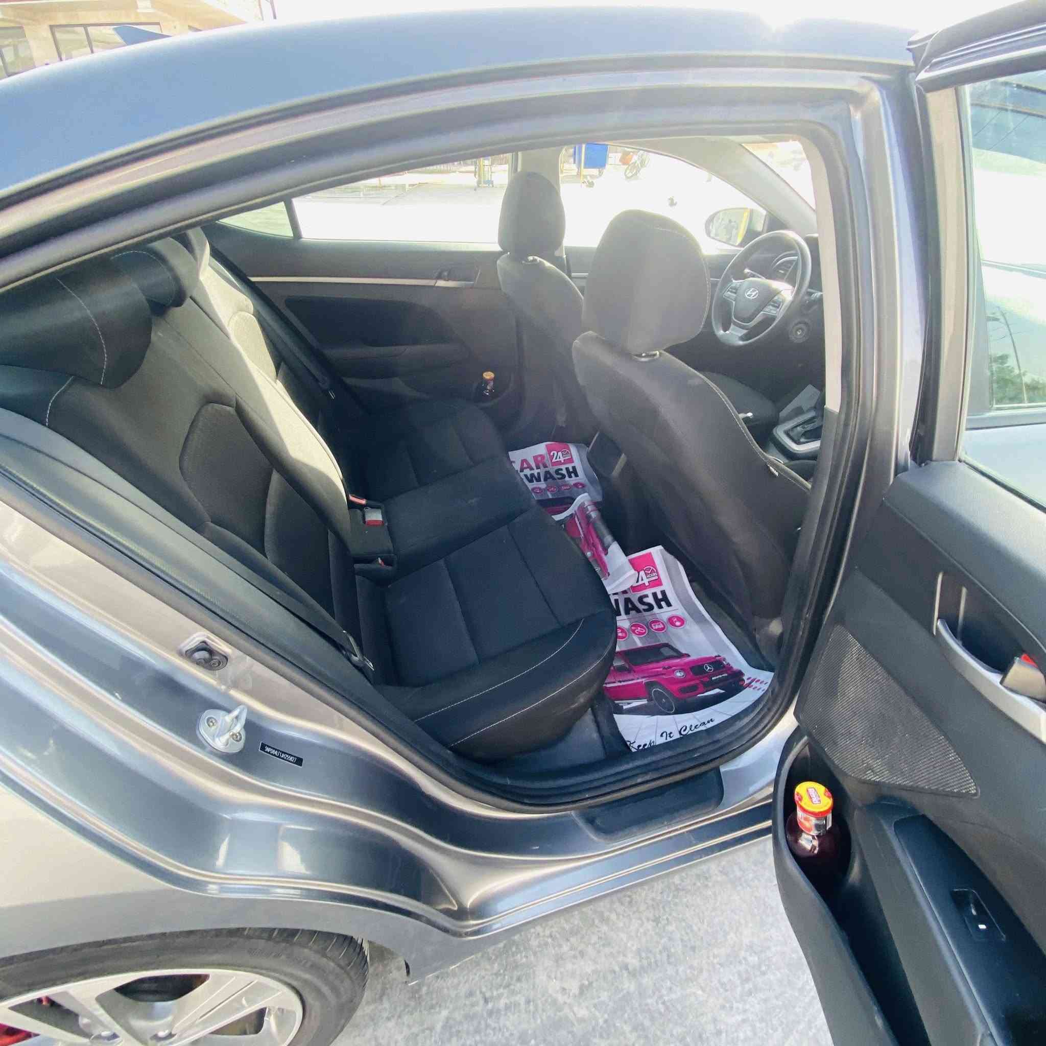 السلام عليكم النترا 2018 سياره جديده خير من الله رقم بغداد سنويه 2031 رقم إنكليزي تبديل جاملغ وبنيد فقط  تحكم ستيرن رادار شاشه جبيره كامره دواره 3 انضمه قيادة  كروز سرعه كير مكينه كفاله سياره جديده أينقص مابيه تحويل مباشر بيع او مراوس حسب القناعه
السعر 123 وبيه مجال بسيط 
هـ***********
