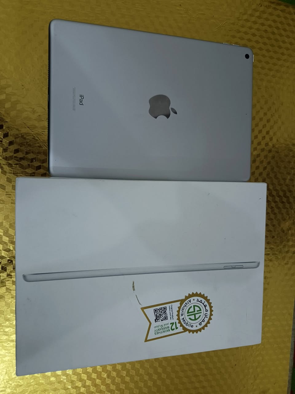سلام عليكم ايباد9 للبيع استخدام جداً قليل 41مرة مشحون 
بطارية 98 ذاكرة 64 أخذته من الشريك قبل 8اشهر 
للتواصل ***********بي واتساب مكاني نجف
