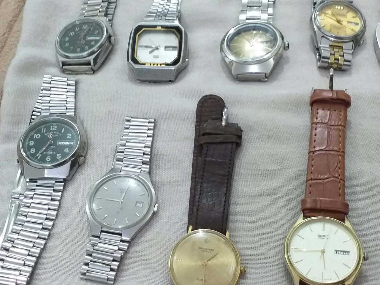 ❤️❤️❤️❤️
السلام عليكم ورحمة الله وبركاته ..
اخوان عندي مجموعة ساعات عددها  46 ساعة كوارتز واوتوماتيك ونصب تكويك المهتم يراسلني خاص المفرد سعر واذا شلع السعر يختلف ..شراء 5 قطع واكثر السعر يختلف عن المفرد 
تحياتي للجميع ..


**إذا كنت صاحب هذا الإعلان وتريد حذفه لأي سبب، رجاءا أرسل رسالة إلى الدعم الفني**