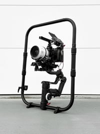 للبيع رونن كرين 3s برو مع رنك من سمول رك  Crane 3s pro + smallrig ring...