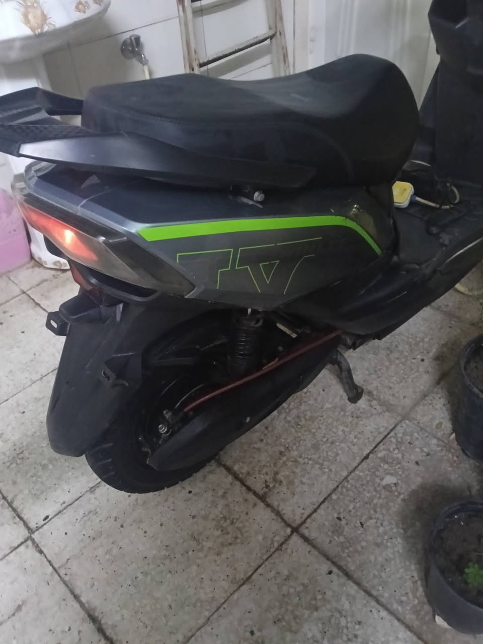 السلام عليكم
دراجة شحن
نوع ماتركس
شركه وياي
6 بطاريات بطاريه 32 امبير نوع ويلي جديده موديل 26
ملف 2000
سرعته 100
تمشي مسافه 60 كيلو
سويج +بصمه
دراجة خير من الله
السعر 750الف وبيه مجال
للاستفسار التواصل خاص


**إذا كنت صاحب هذا الإعلان وتريد حذفه لأي سبب، رجاءا أرسل رسالة إلى الدعم الفني**