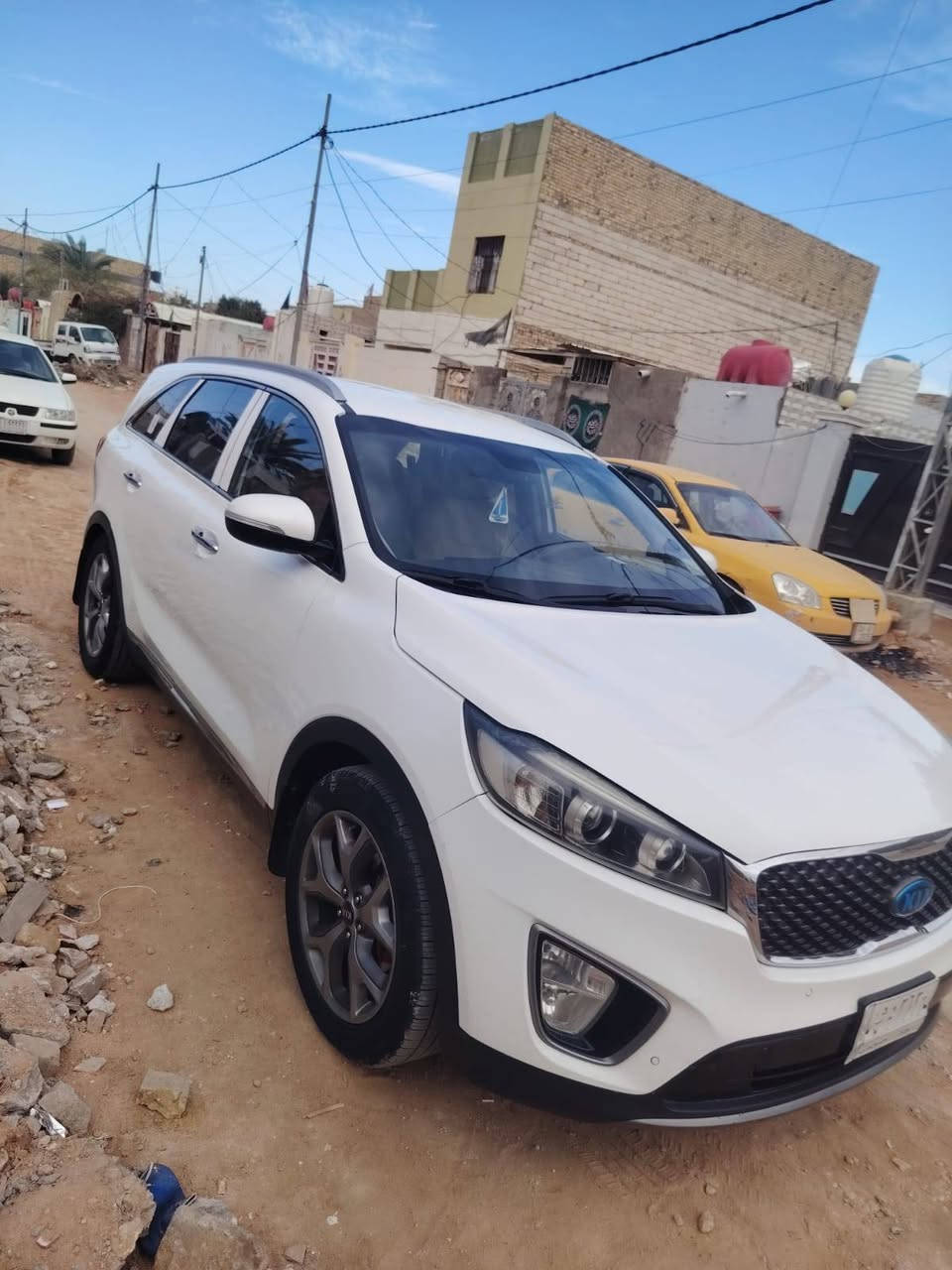 سورنتو 15شكل ال16 خليجي مكينه6 تبريد 3قطع رقم بغداد باسمي مشايه 200 سعرها 190 ورقه  بيها باردات جهة اليمين
مكان السياره ديوانيه للاستفسار الاتصال على الرقم ***********
