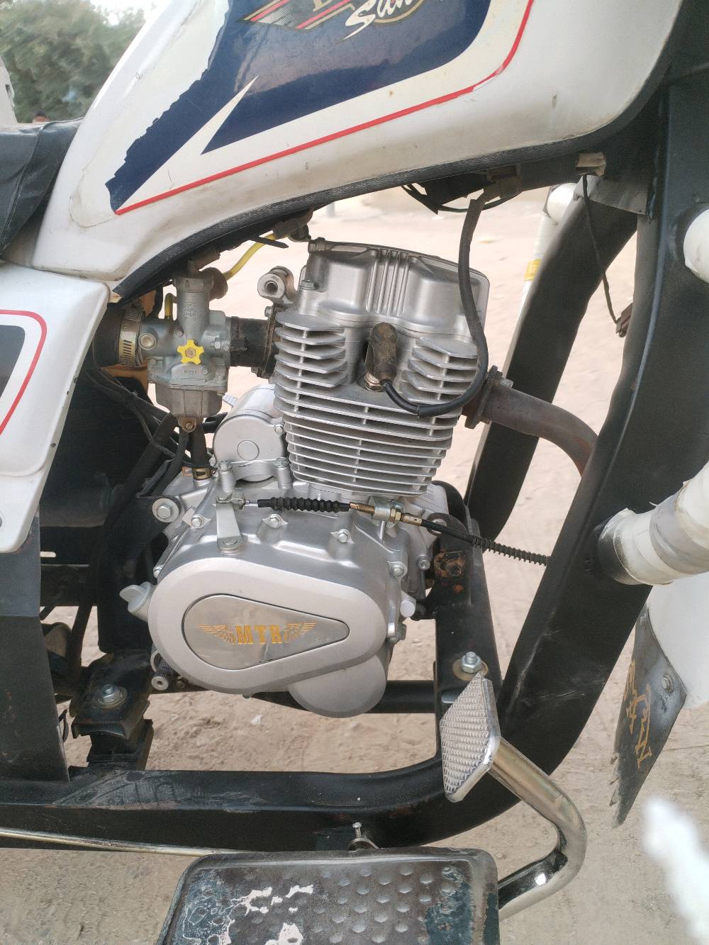 ستوته دايوان فحل أوراق مديل 2020 مكينه بلجيس اشاير جدد باتري دبلات كدام جدد كزوز جديد ستوته مكفوله من شاصي وركبه ولا نقطه خياس بيه وربع ماذب عليه كلوبات شغلات من طول لطول تجي وشوف احله من الصور لا ركبه ملحومه ولا شاصي مخيس المو شراي لا يتعبني رجا 