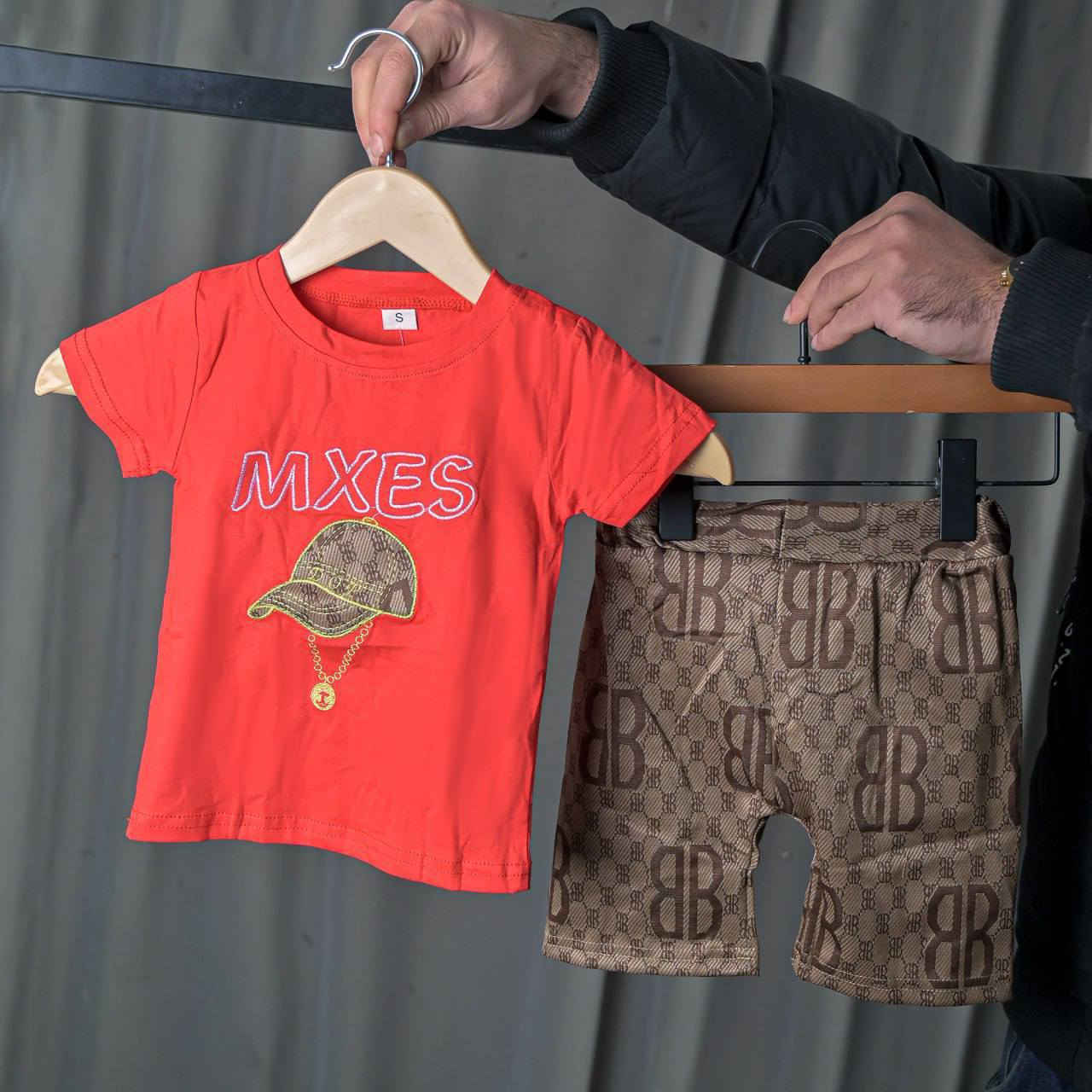 ابيعه بسعره ٤٨ قطعه بسعر ٢٠٠ الف مع التوصيل 
كدامك الوصل وشوف تاريخ والسعر وكل تفاصيل


**إذا كنت صاحب هذا الإعلان وتريد حذفه لأي سبب، رجاءا أرسل رسالة إلى الدعم الفني**