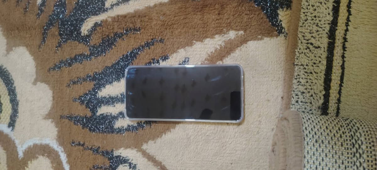 جهاز فيفو Y04استعمال يوم واحد
ذاكراه 128 جهاز كامل ملحقات شاحنه وكارتون 
سعره 125 وبيه مجال للشراي 
مكانه ناصريه سديناويه *********** متوفر واتساب
