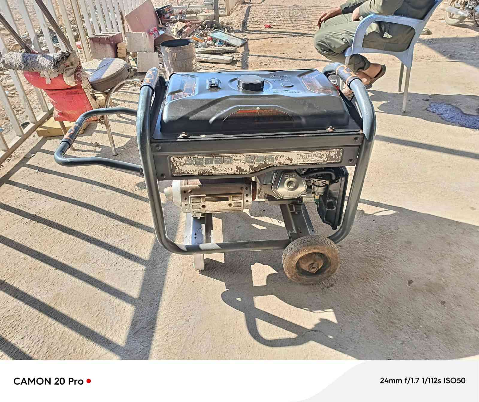 السلام عليكم ورحمة الله وبركاته مولد بانزين كيمول 25 امبير شغال شرط الفحص وتحميل مولد اخو الجديد مشتغل شي قليل الشراي يتصل رقم الهاتف *********** العنوان ديالى قرية الأسود الشارع العام معرض احمد الكرخي
