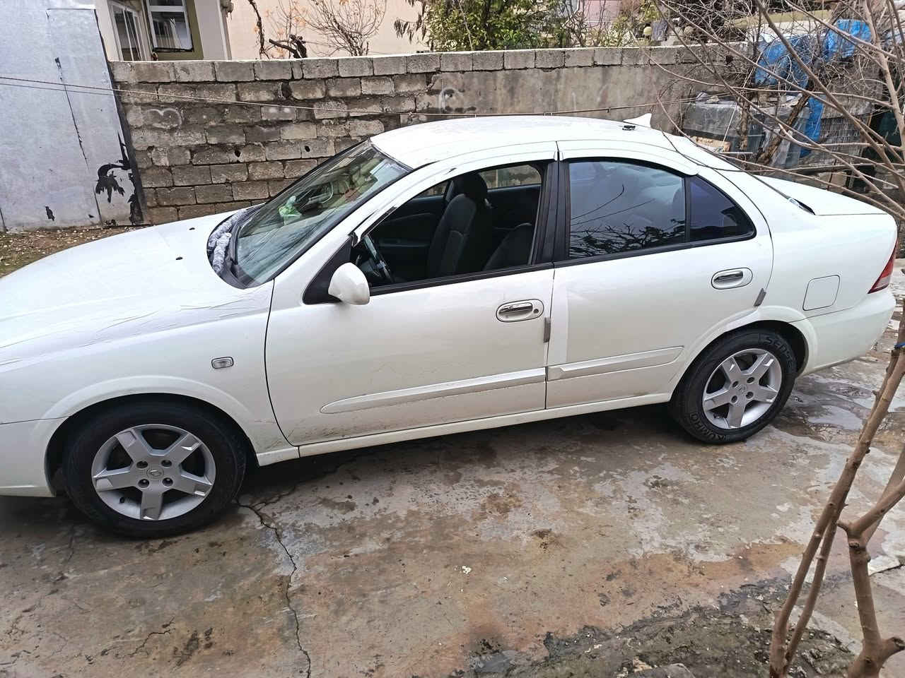 بەناوی خودا .. سەنی سامسۆنگ 2007 فول بێ سڵایت .. کوشن جڵدو هیتەر . تەبریت لەمس . ئاوێنە شەفت و هیتەر . سوکان ڤۆلیۆم . حاسە . سەیارەکە بەس ماشاللەی دەوێ . ئی دەسی خۆمە و ئی ماڵیە . گێرو مەکینەو کارەبایی هەموو بەشەرت پێش و پشتی کەپسە . سەقفی بێ بۆیاغ . وەک شووشە . ڕۆنیم تازە گۆردراوە .  جامی پێش و پشتیم هەڵگرتوە . سەیارەکە ماڵی دۆستە . شوێن ڕانیە .. سەوداش ئەکەم بە ئاڤانتی جوان ... 0751 8838452 لەخزمەتاندام .....
