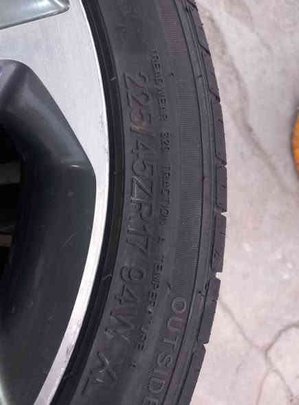 السلام عليكم...تخم ويل كب 17 اصلي النترا موديل 17  18 + 4 اطارات 225/45/17 ....سعر التخم 300 الف 
العنوان:بغداد الجديده
للاتصال:***********
