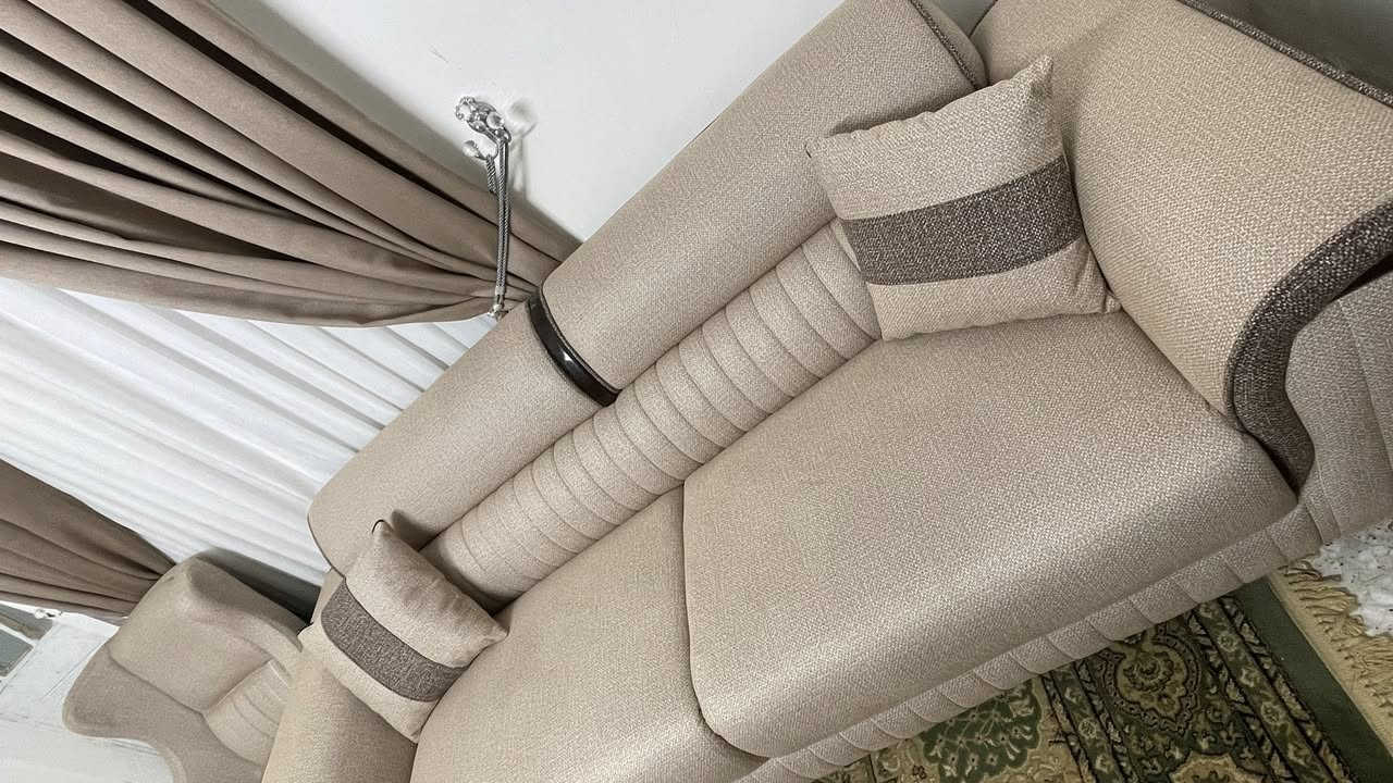 تخم جديد نضيف مستخدم كلش قليل السعر مليون و١٥٠ العنوان شارع النواب ***********
