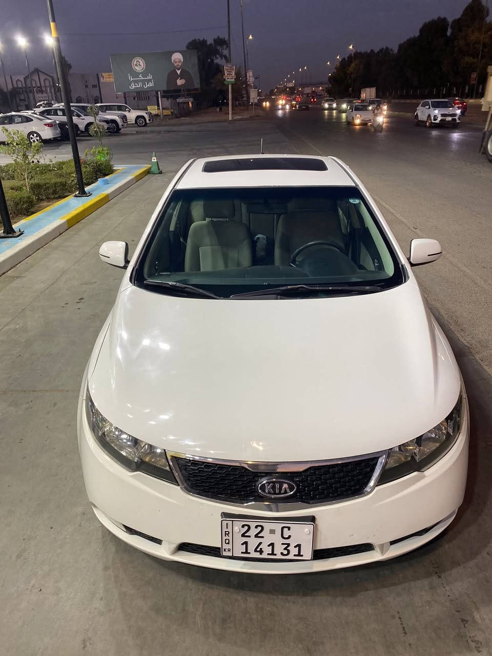 سيراتو 2013 خليجي
مكفولة من ضربة وصبغ عدا شخط بلجاملغ الخلفي مسوي بلكارت 
سيارة ماشية 194 حقيقي 
مواصفات 
سلايت تحكم ستيرن تيب ترونك بلستيرن 
حساس خلفي مريها شفط 
مكينة 1600
مكفولة من گير ومكينة من فتح وتبديل 
السيارة باأسمي 
رقم وسنوية جديد 
تحويل مباشر 
السعر 118 
المكان بغداد 
***********
