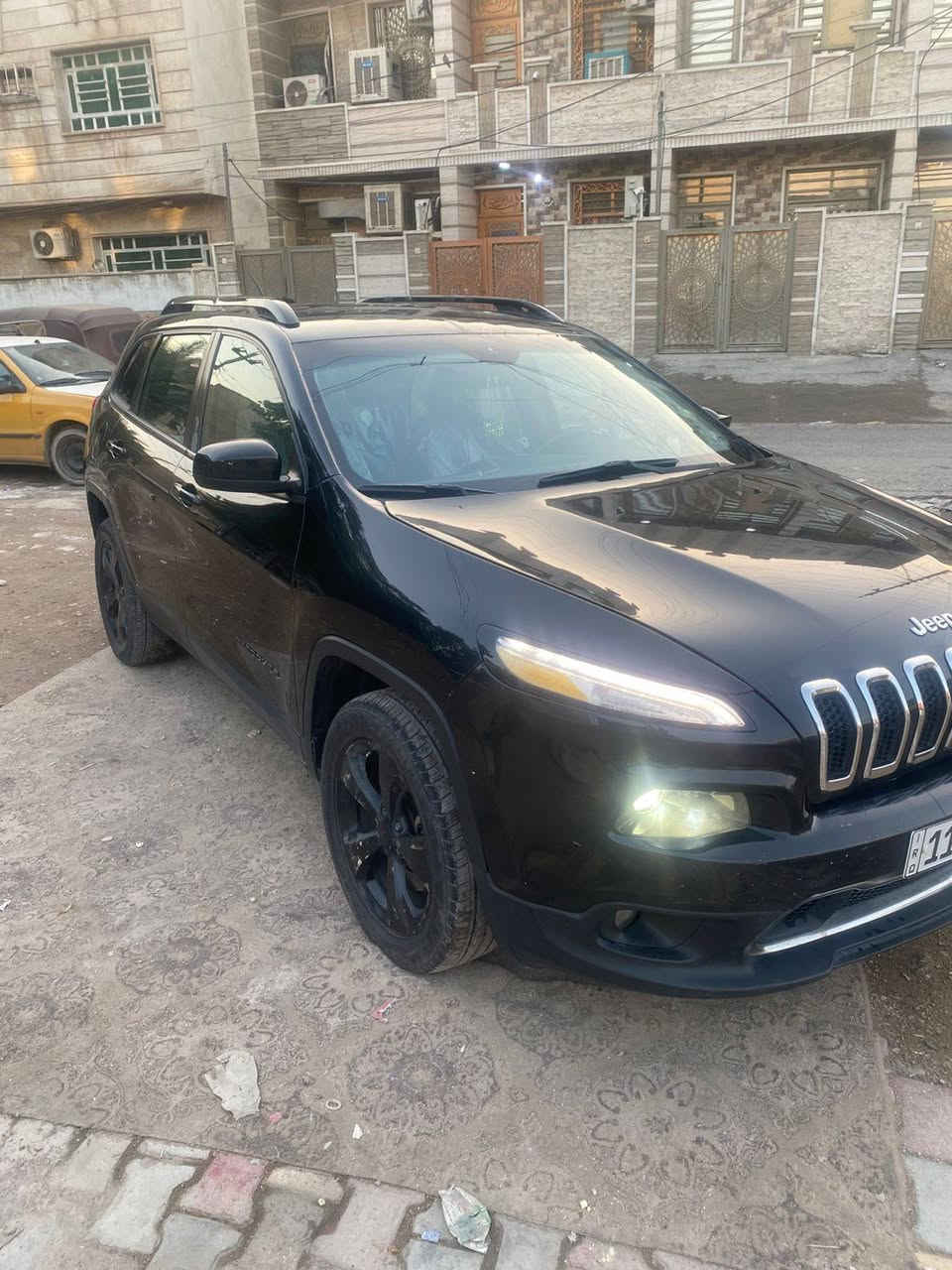 سلام عليكم اللبيع او مراوس ب احدث او اقل جيب بزون 2018 مكفوله من الصبغ حادث دعاميه مامي وبنيد مبدال نفس الون شرط بدون صبغ رقم بغداد انكليزي بسمي سياره جديد بعنه الكلمه مكان بغداد البنوك للاستفسار الاتصال على الرقم وتساب ***********
