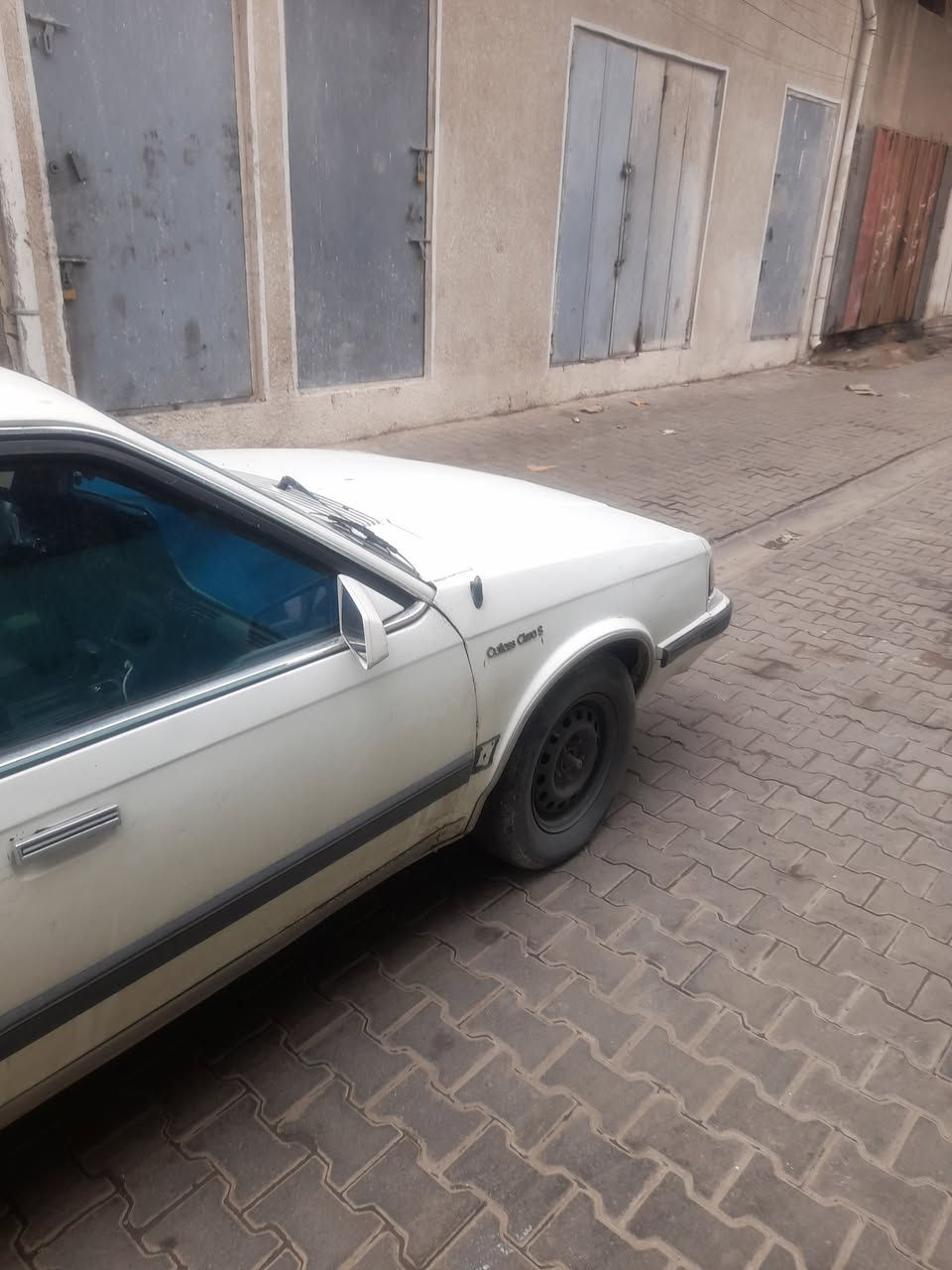 السلام عليكم
اولدز موديل 1990 بغداد رقم انكليزي ابسمنه جاهزة تبريد... شاشة كامرة دواره مكينه شرط كير فقط من بارده يتأخر بالنمر بيها صبغ مكانات تخم تاير باتري جديد لايت زنون اصلي 

تلفون ***********
السعر 35$
