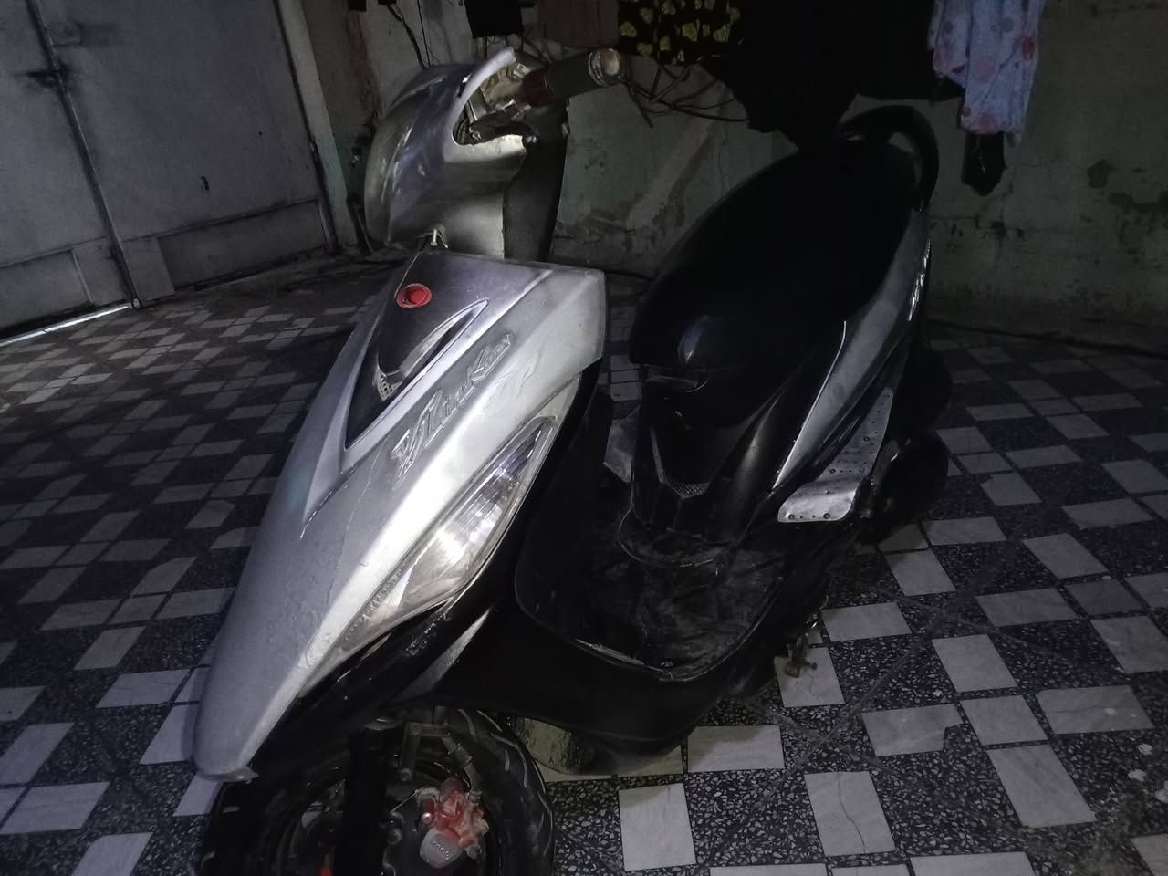 السلام عليكم دراجة للبيع كامكو  الدراجه هسه مبدللهه هورن وباتري جدد نكره سلف السعر 300وبيه مجال قليل المكان بغداد مدينة الصدر متواجد فيس بوك أو هاذ رقمي بي واتساب فقط ***********
