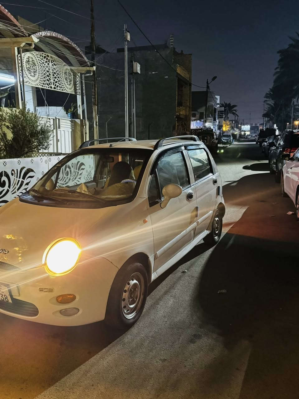 السلام عليكم ، كيو كيو للبيع موديل ٢٠١٣ رقم بغداد بأسمي تحويل ثاني يوم ماشية (٦٦) الف مكينة مكفولة جديدة ممفتوحة كير اوتماتيك على الفحص تبريد ثلج سيارة بدون صبغ فقط بارد بالبنيد داخل السيارة جديد دوشمة كشنات كاعيات تخم تاير جديد دبل مروحة جام يتقفل ويا السويج سنتر لوك كامل سيارة كاملة وجاهزة سعرها ٣٣ وبيها مجال حك الجية مكانها بغداد الدورة 
***********
اتصال + واتساب
