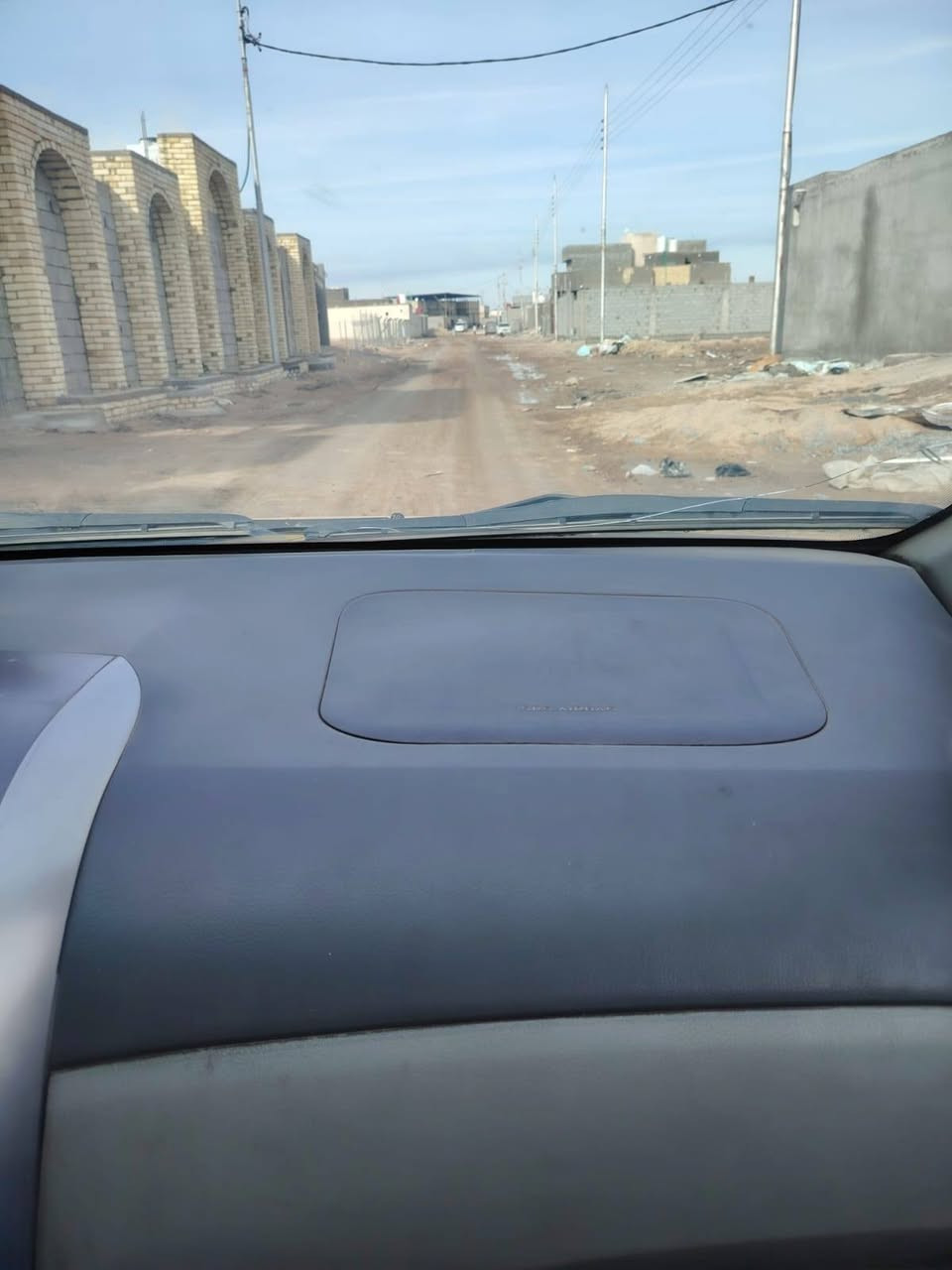 قطعه ارض للبيع في البصره تنومه الصالحيه سكنيه ماء وكهرباء 200 متر  زراعي سند 25 للاستفسار للاتصال ع رقم تالي***********  سعر 38 بيه مجال بسيط
