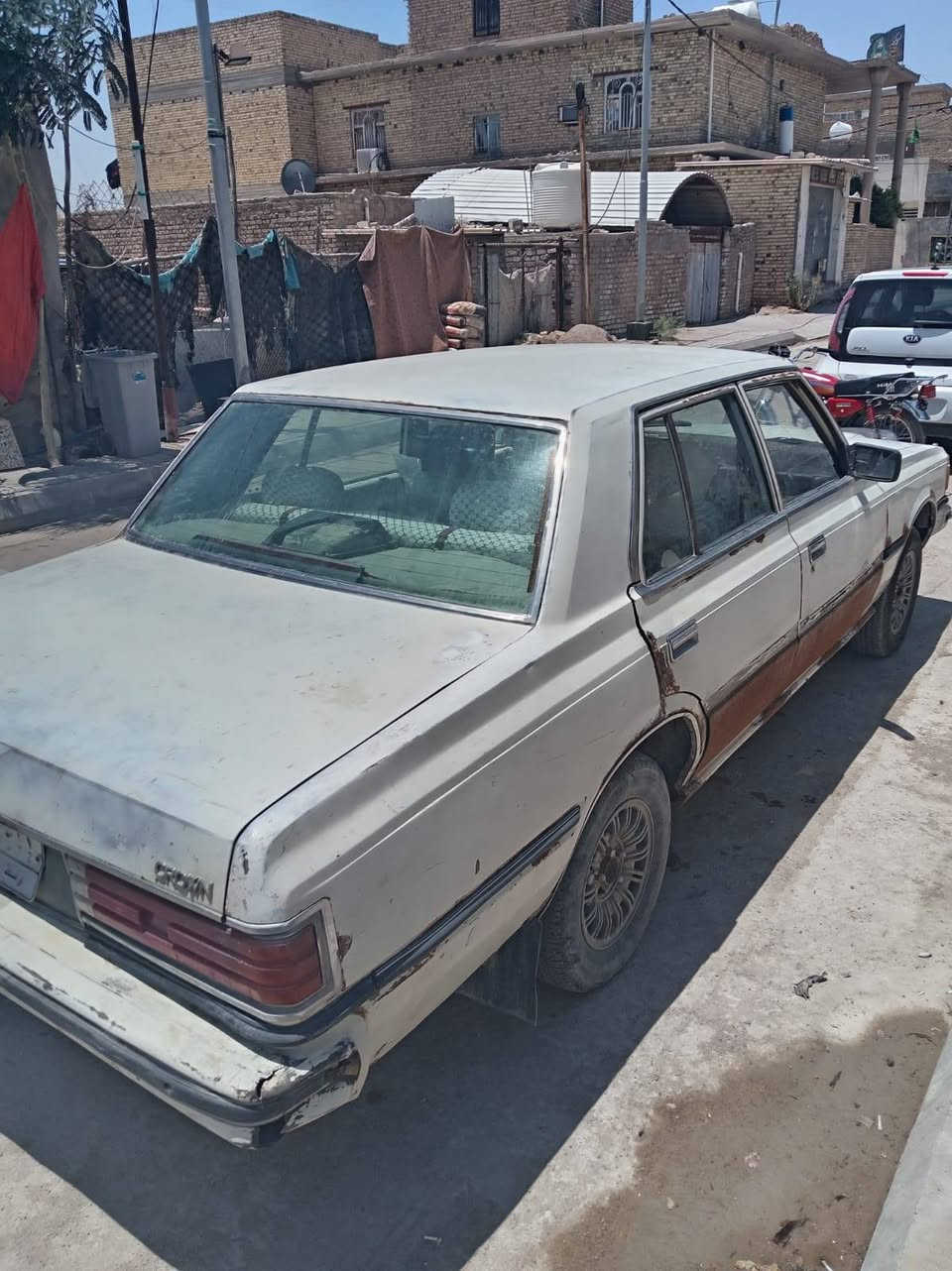 السلام عليكم سوبر مديل 82واسط كير و محرك جيد تخم تاير باتري جديد بلادي مامصبوغه مسمكره جديده ربع ابواب صدر امامي وخلفي جديد السعر 25 وبيه مجال ***********
