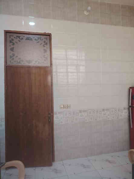 سلام عليكم
دار للبيع طابو زراعي سند 25 
100 متر مربع 10×10 طابقين بناء حديث سنة2023
تتوفر كافة الخدمات ماء كهرباء مجاري 
العنوان : شارع 80 جهة كربلاء خلف محطة اضواء بابل باب الخروج أول فرع على ايدك اليمنه 
فرع المحولة 
للاستفسار : ***********
