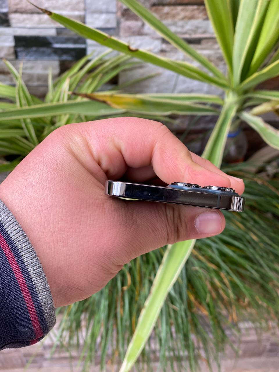 سلام عليكم
iPhone 13 Pro 
ذاكره 256
بطارية 100
مبدل بطارية اصلية فقط 
كأمره واسعة ما شغاله الباقي شغالات 
كامره دمعة
تك سيم 
جهاز نضيف كدام العين 
سعر 250 وبي مجال 
استفسار اكثر اتصل 
***********
***********واتساب 
مكاني موصل ايسر
