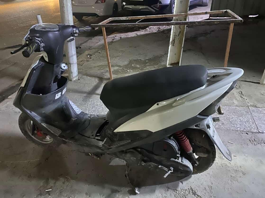 دراجه عدله لبيبع نضيفه نشطه ب450وبيه مجال الرقم *********** بغداد الجديده
