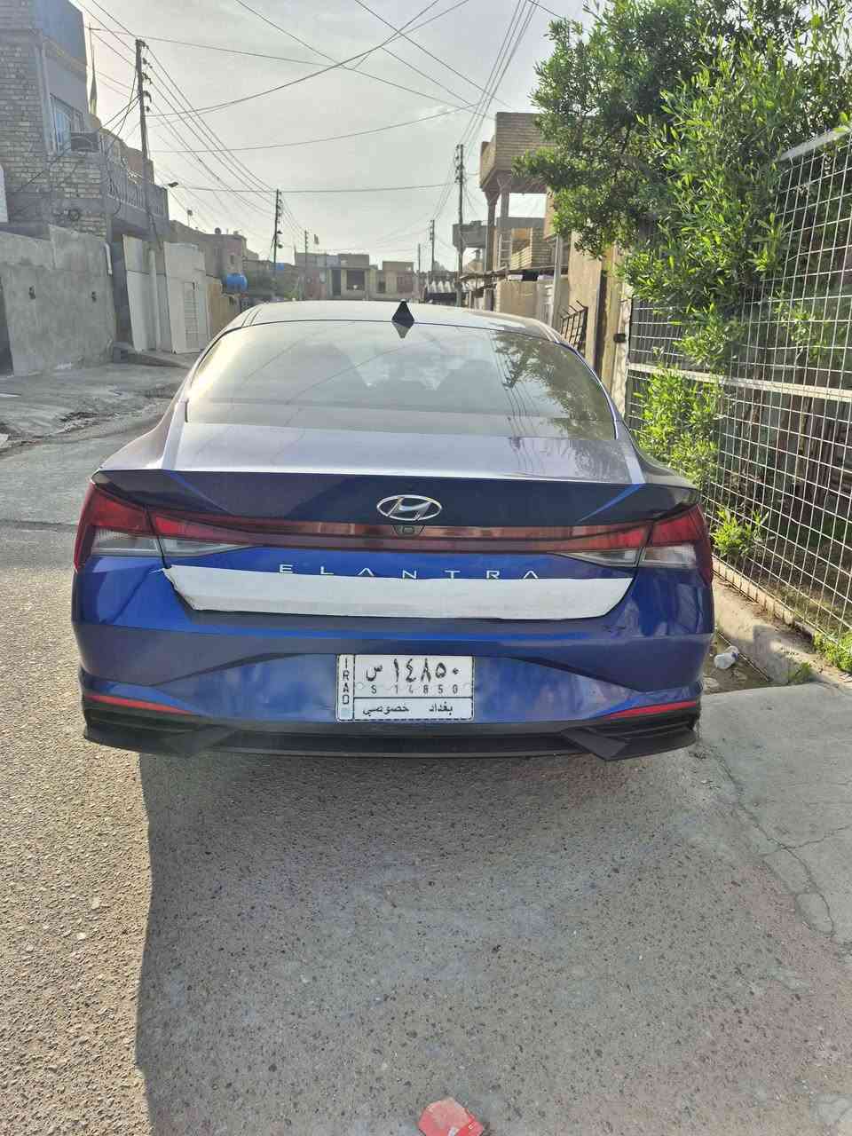 سلام عليكم 
للبيع سياره الانترا موديل 2023 بحالة ممتازه 
المواصفات 
تشغيل عن بعد
بصمة 
إنارة ترحيب 
تحكم جهتين
مكينه 2000
صبغ فقط دعاميه خلفيه
سياره باسمي  
للاستفسار 
*********** بغداد, العراق
