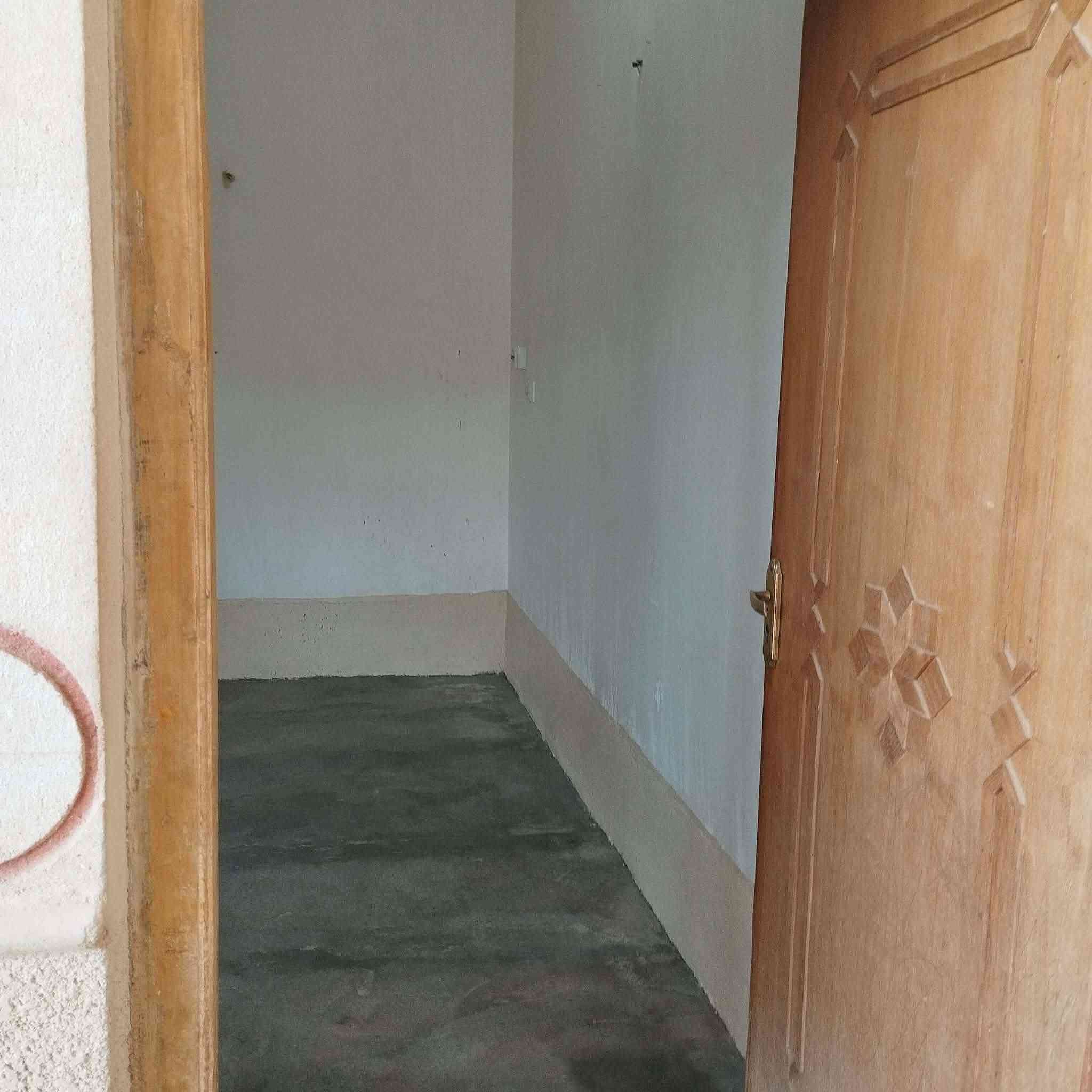 بيت طابو للبيع قرب مدرسة الجمال 
مساحة البيت 175 متر 
السعر 40 مليون 
للتواصل 
واتساب ***********
او مراسلة الصفحة على الخاص
