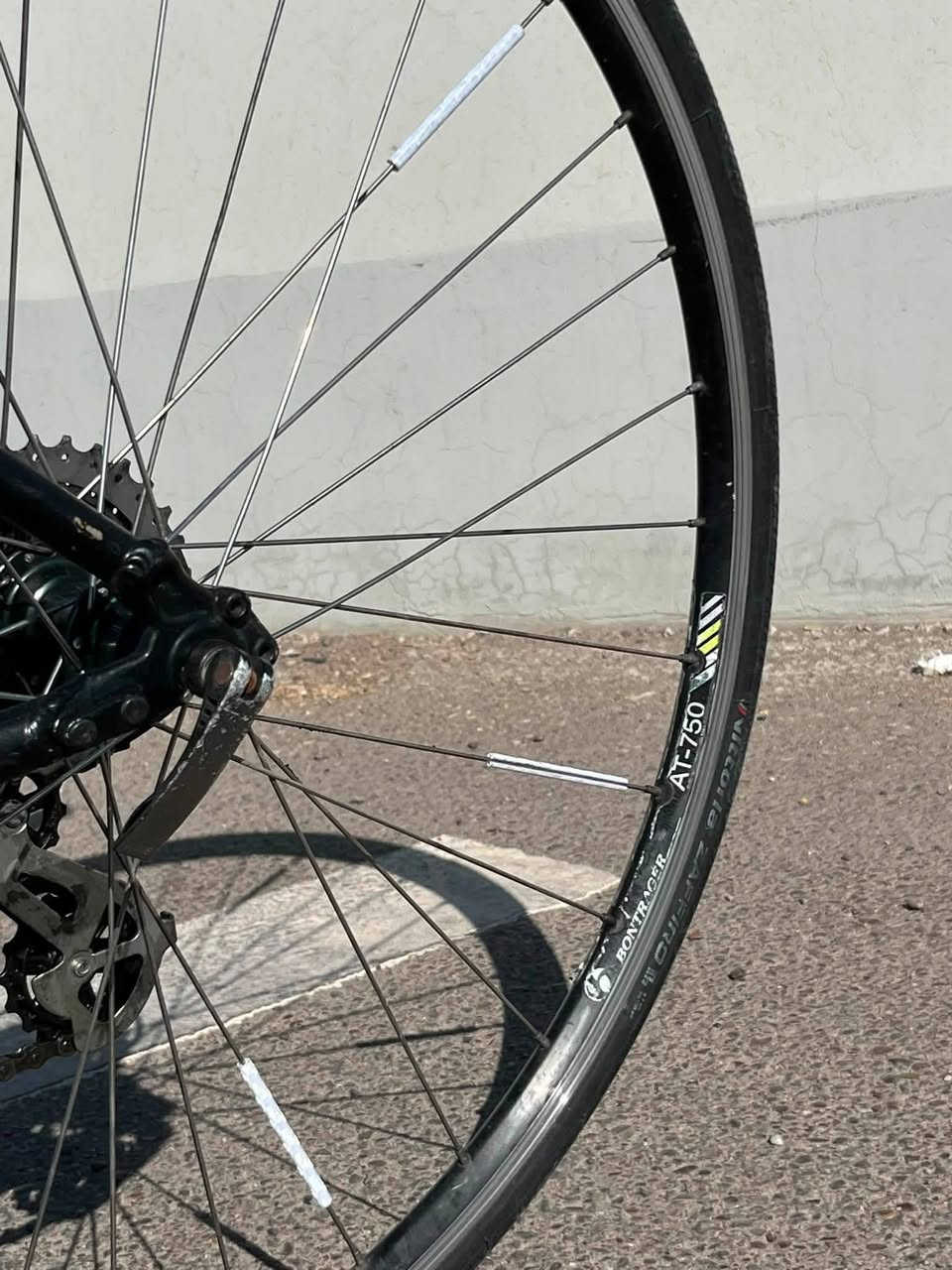 سلام عليكم 
بيسكل البيع من ماركه( ترك ) 🇺🇸
عالميه 🚵
دراجه بل كامل اللمنيوم 
دراجه وضع حاويه كل غراضه وقطع بيه اصليه ✅
سستم بل كامل ماركه شيمانو ✔️
يدات بريم امامي خلفي شيمانو ✔️
مكينه امامي شيمانو ✔️
مكيني. خلفي شيمانو. 
عكرب من ماركه( التوس ) اصلي ✅
شيمانو 
بدال ممن ماركه شيمانو ✔️
بيدرات اصليه ✔️🚵
وياله ألمنيوم اصلي ✅

سعر 250 بي مجال بسيط..
*********** واتس ..
