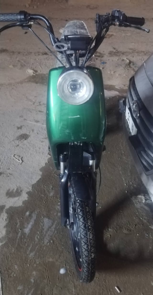 للبيع فقط دراجة شحن حجم كبير كاملة مكملة
زوج تايرات جدد كير 3 مراحل كهربائيات كلهن شغالة بس العداد مال سرعة واكف ما اعرفة 

بنزات بريك امامي و خلفي  جدد 

5 بطاريات  3 منهن صار شهر و 2 اليوم شادهن نضيفة جدا وياهة ريمونت وسويج واحد سعرهة 375.000 وبيهة مجال بسيط حك الجية 

مكاني بغداد مقابل مصفى الدورة ( السابعة ) الشراي يراسلني خاص ويدلل


**إذا كنت صاحب هذا الإعلان وتريد حذفه لأي سبب، رجاءا أرسل رسالة إلى الدعم الفني**