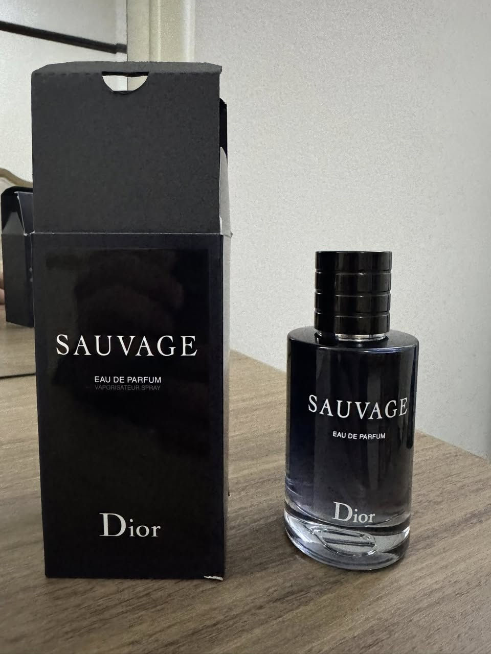 عطر
@إشارة
عطر ديور سوفاج نسخه edp للبيع مستخدم شي بسيط تقريبا ٥ مل 

السعر : ١٣٥ الف  
العنوان: الكراده العرصات متواجد من ساعه ٥ العصر الى ساعه ١١ بالليل 

للاستفسار: ***********
