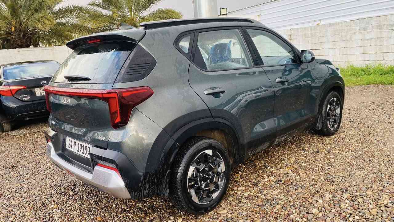 يتوفر لدى معرض حمو لتجارة السيارات
للبيع  .. للبيع
كيا سونيت
موديل 2024
رقم دهوك الشرعي بالعلم
بدون صبغ
بعدها عالوكاله
كير ومحرك شرط
السياره فول مواصفات
ماشية 34000 الف ميل
السعر 145 💵وبيها مجال للشراي
للأستفسار:الاتصال بالرقم التالي/
*********** 📱
او مراسلتنا على الخاص 
واتس آب✅
ماسنجر✉️
#موقعنا_العلم_الشارع_الرئيسي_قرب_الحي_الصناعي📍
