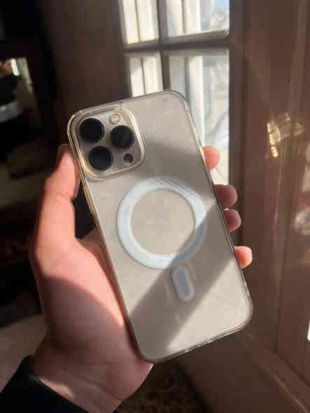 13 برو ماكس
ذاكرة 256 ، بطارية 93%
 فقط بي الكاميرا الخلفية ميشتغل الزوم 
الباقي مكفول .. 

شراي تعال وسهله ...***********
