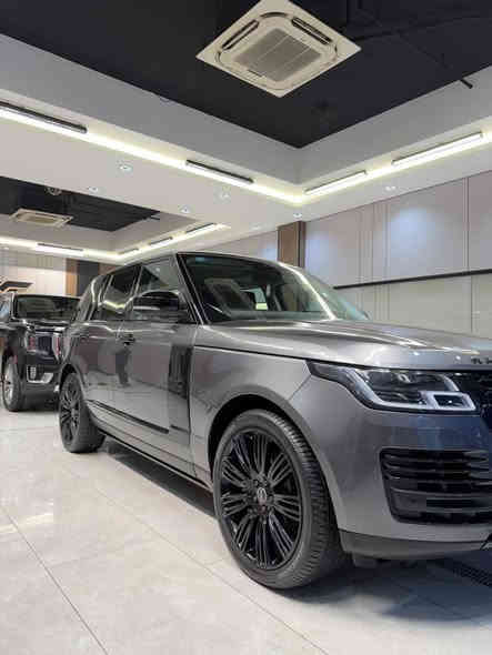 مكلف بالنشر للبيع رانج روفر RANGE ROVER  موديل 2019   
 مواصفات : 
محرك 6سلندر سوبر
بانوراما
 شاشات امامية ٢ + شاشات خلفية بلاد
داتا شو 
ستيرن كهرباء + تدفئة ستيرن + شفتات
جكات 
ابواب شفط
انارة محيطية
زراك لايت امامي
دوسات كهرباء متحرك 
رادار امامي + تحديد مسار
سستم صوت MERIDIAN
كامرات محيطية 360 درجة
وباقي المواصفات المعروفة 
السياره وارد امريكي بدون حادث داخله كلين تايتل مضروبه هنا بلعراق جاملغ وبنيد عكس السايق وجاملغ جهه لسايق كلير  ماشيه 80,000 ميل 
 السعر 39,000$ وبيهه مجال بسيط  للاستفسار  التواصل مع الرقم 
***********
