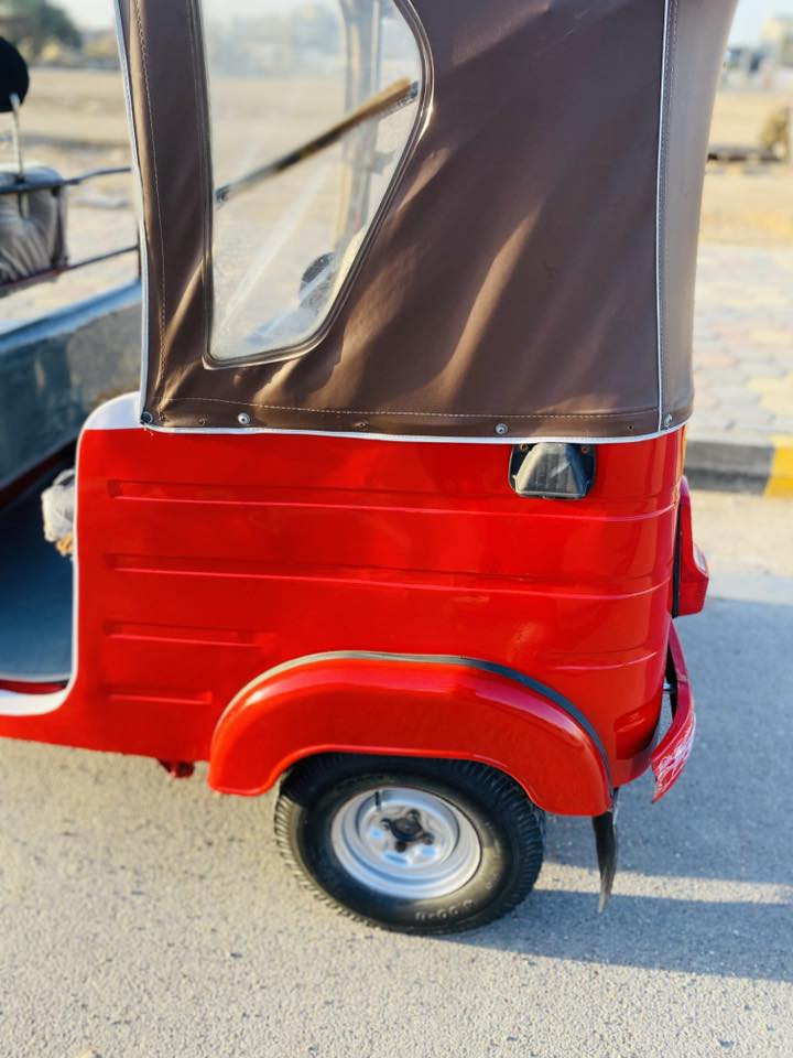 تكتك مديل 2018 رقم وسنويه واسط انكليزي مصبوغه عام لجماليه صبغ درجه أولى اصلي كهربائيات كلها شغاله  كاعيات جدد + دوشمه جديده + خشم + فلاوين جديد تكتك كلش نضيفه احلا من صوره 
مكاني نعمانيه للاستفسار ***********
