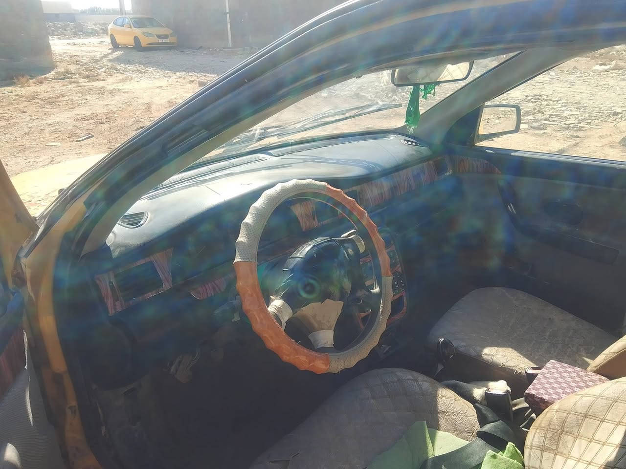 السلام عليكم سمند للبيع موديل 10 سياره الموجود راعيه بسلمان وما اندله السعر 15 بيها مجال ماكينه نظيفه صدر نظيف*********** العنوان بغداد حي البتول
