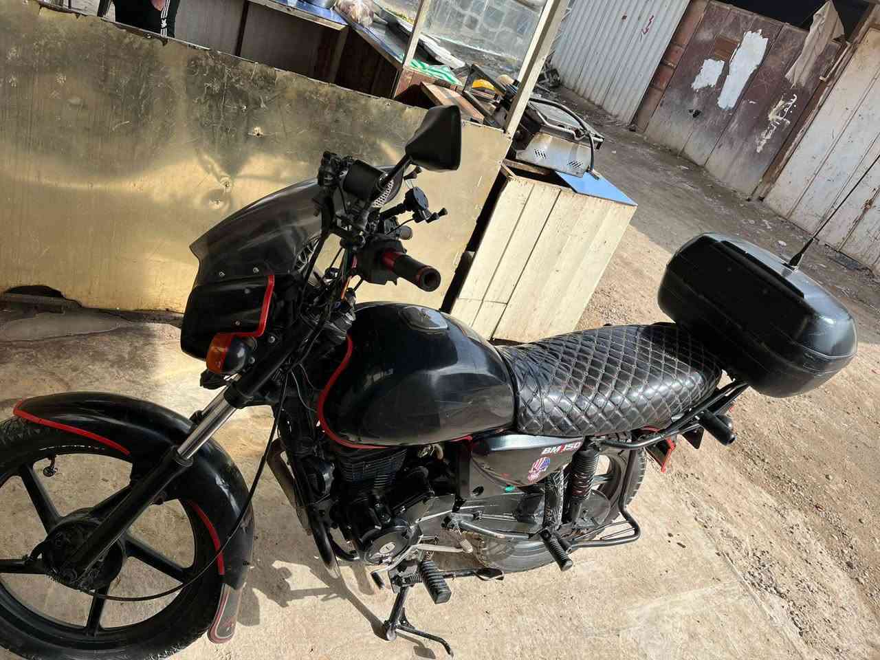 سلام عليكم دراجه بوكسر للبيع سعر 750بيه مجال بصيط ***********
