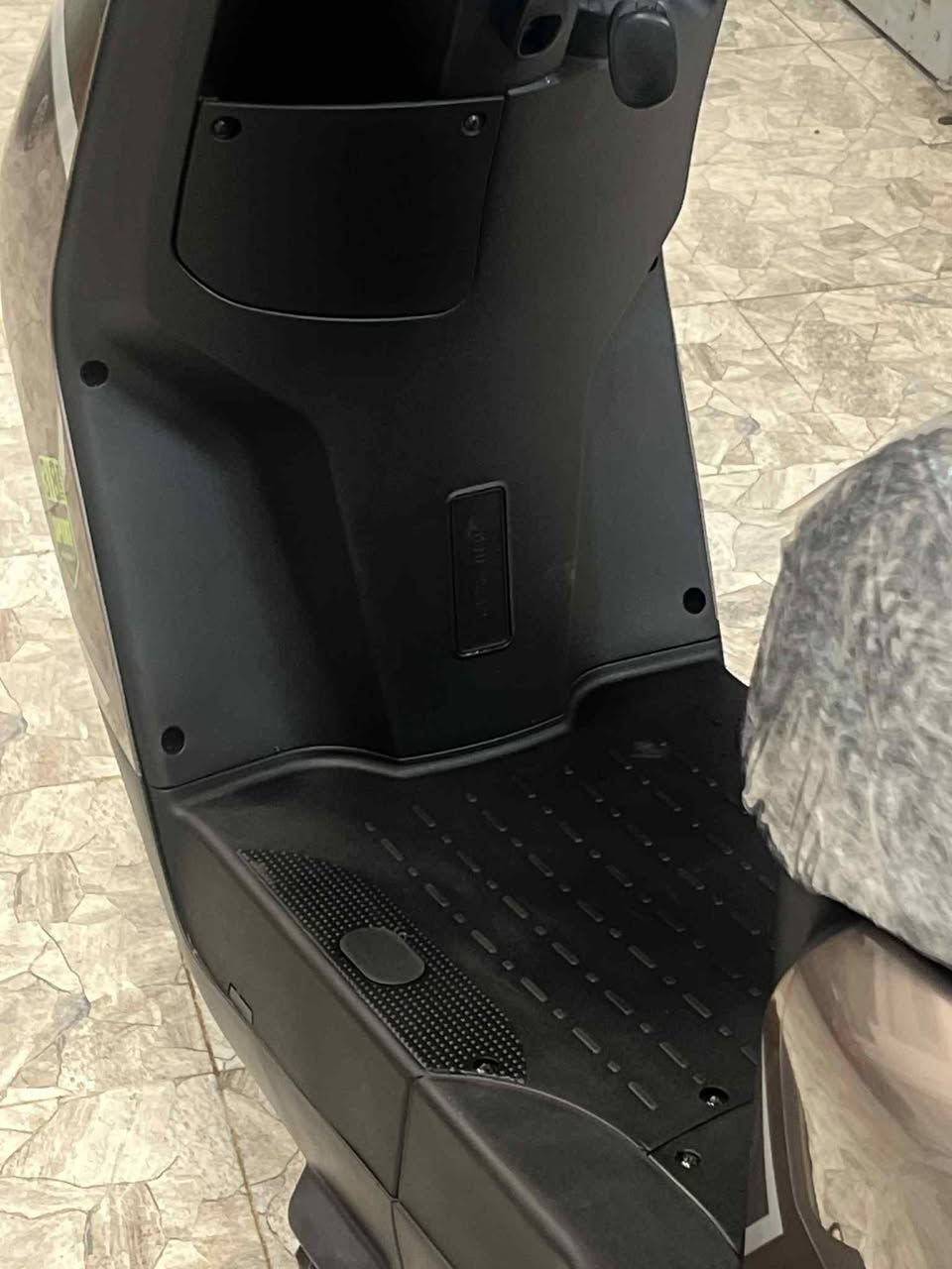 السلام عليكم ورحمه الله وبركاته
دراجه 318غنيه عن التعريف جديدا لوك💞
الدراجه كهربائيات كلها شغاله مابيها عطل💯
مواصفاتها👇🏻
١.سرعه90
٢.ملف2000
٣.بطاريات6دبل
٤.لايت عالي ناصي
٥.دبل يشاره ويمين يسار
٦.نضامR. خوش شلعه عل بك 
٧.مثبت سرعه اي سرعه تريدها بي
٨.4نمر اول65ثاني76ثالت86رابع99
السعر 650وبيها مجال قليل ابو 550اعبر
وهذا رقمي للتواصل (***********)
متواجد خاص لاتجي وتكلي شبي مواصفات موضح💯✌🏻
