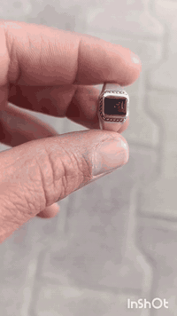 محبس عقيق يماني شفت العبد اسود جامد  قطعه في منتهى روعه والاجمال صياغه يدويه
التواصل ع الخاص او الاتصال على الرقم ***********
