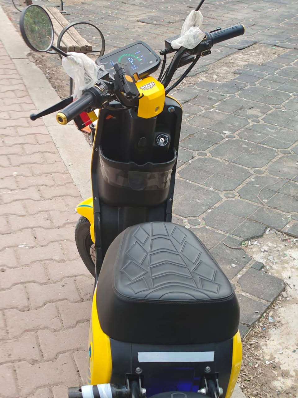 دراجه r9 proللبيع
كارت بصمه وسويج
بطاريات ٣٢امبير شرط الفحص
دراجه بعده جديده وبيه هواي مواصفات
٥٠٠قفل
***********
