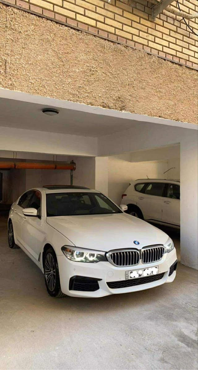 السعر 28500 الف دولار
BMW 530 
نـوع الـسـيـارة : BMW
سـنـة الـصـنـع : 2020
نـوع الـمـحـرك : بنزين كامل
سعة المحرك : 2000
Turbo
صندوق السرعات : اوتوماتيك
قياس الإطارات : 19 انش
⚠️الـمـواصـفـات الـتـكـنـولـوجـيـة ⚠️
- شاشة عدادات ديجيتال
-  كاميرا خلفية
- نظام التشغيل الذكي
- نظام الدخول الذكي
- مانع تصادم
- مانع انزلاق
- تحذير تغيير المسار Lane Change Warning
- تحذير مغادرة المسار Lane Departure Warning
- تحذير من الاصطدام الأمامي - Front Collision Warning
- هاند بريك كهربائي ( AUTO HOLD  )
- اوامر صوتية للتحكم بالسيارة 
- نظام التحكم بالشاشة والصوت من خلال حركة اليد 
- نظام ملاحة
- عدة أنظمة قيادة: Sport / Comfort / ECO PRO
- حساس النقاط العمياء - Blind Spot Sensor
- تحذير السرعة Speed Warning
⚠️الـمـواصـفـات الـخـارجـيـة ⚠️
- اطارات المنيوم 19 انش
- اضاءة امامية LED
- اضاءة نهارية LED
- حساسات امامية وخلفية
- نظام الضوء النهاري
- فتحة سقف  
- مرايا كهربائية قابلة للطي
- حساسات امامية وخلفية
- حساسات مطر للمساحات
⚠️الـمـواصـفـات الـداخـلـيـة ⚠️
- مقاعد جلد 
- مقاعد كهربائيّة
- مكييف خلفي منفصل
- عجلة القيادة جلد
- ذاكرة للمقاعد 
- غيارات عالستيرنج - Steering Wheel Paddle Shifter
- مقاعد مدفأة 
- صندوق كهرباء 
- إضاءة ليد LED داخلية متعددة الألوان Ambient lighting
- ماوس للتحكم بالشاشة
- عتبات مضيئة بشعار BMW
- التحكم بالنظام السمعي من عجلة القيادة
- التحكم بتثبيت السرعه من عجلة القيادة
- منافذ للشحن امامية (USB) وخلفية (USB-C)
- نظام Apple CarPlay
- Wireless charger
- مكيف ذكي (Smart climate) 
⚠️نـظـام دفـع الـعـجـلات⚠️
- نظام الدفع الخلفي
للاستفسار
***********
