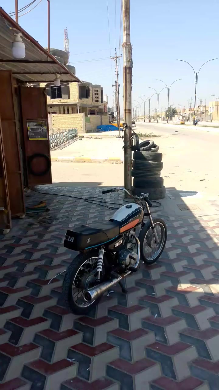 السلام عليكم 
دراجة نامه كلك كلك كلك للبيع السعر 350
وبيه مجال العنوان سوق الشيوخ الفضليه
***********
